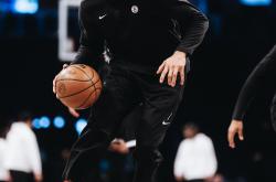 爱游戏登录-关于篮网队友受伤无缘比赛，球队备战前景未卜的信息