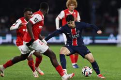 爱游戏网页版-法甲球队恢复训练备战下一场比赛