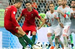 爱游戏vip注册-包含足球场上的技术大比拼令人惊叹的词条