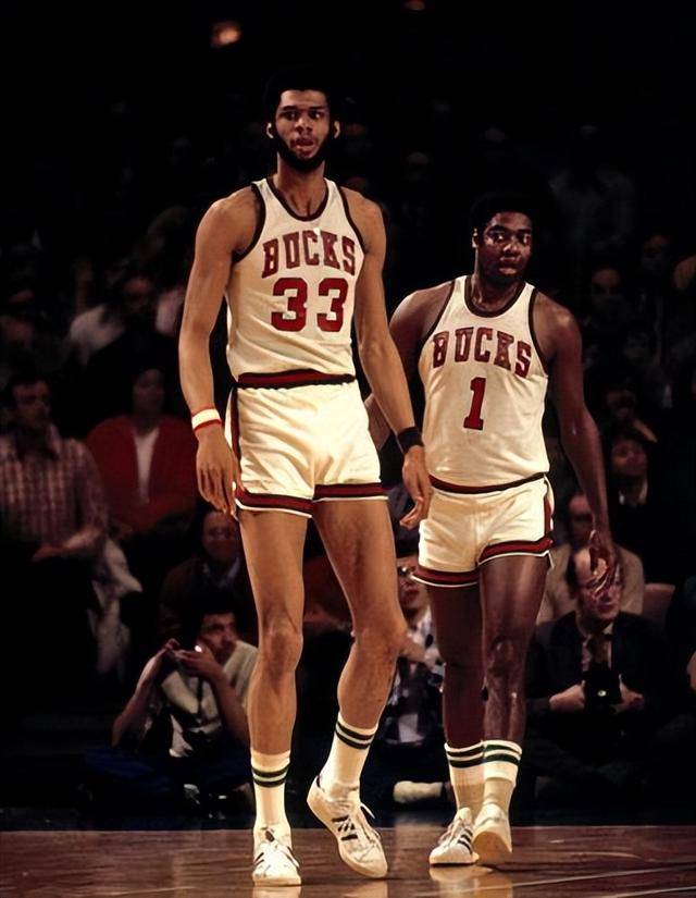 美国新生代篮球明星初露锋芒，受益良多