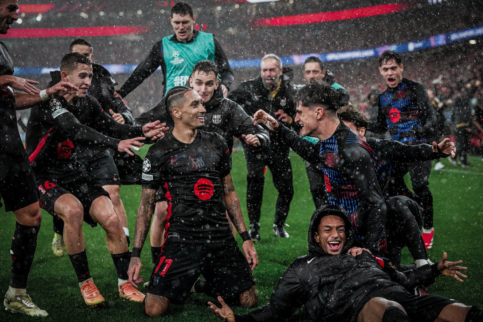 巴萨主场不敌对手遭遇连败，前景堪忧的简单介绍