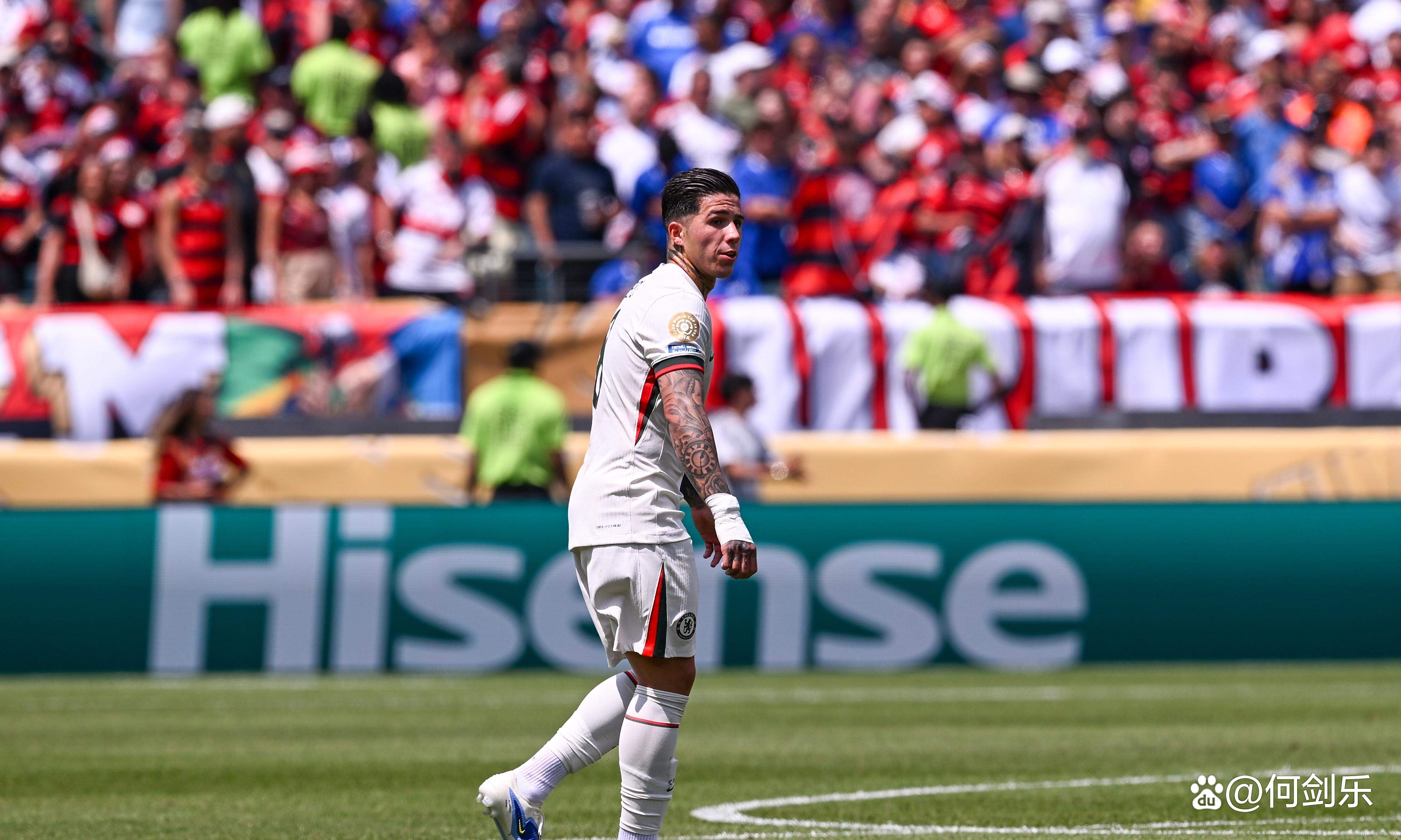 包含切尔西主帅遭遇解雇传闻，球队命运莫测的词条