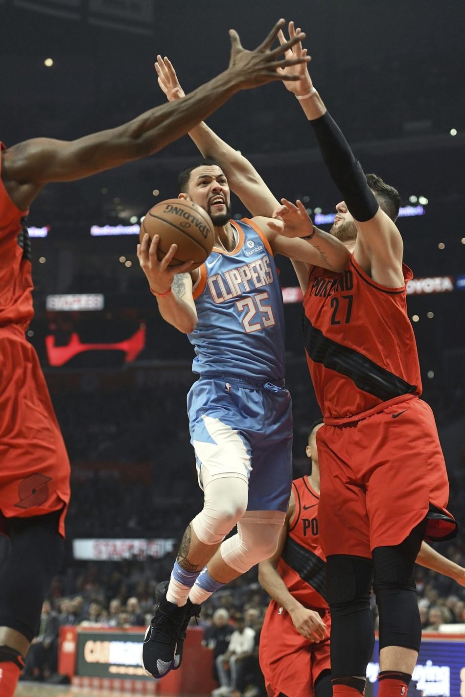 开拓者队灵光一现，轻取对手