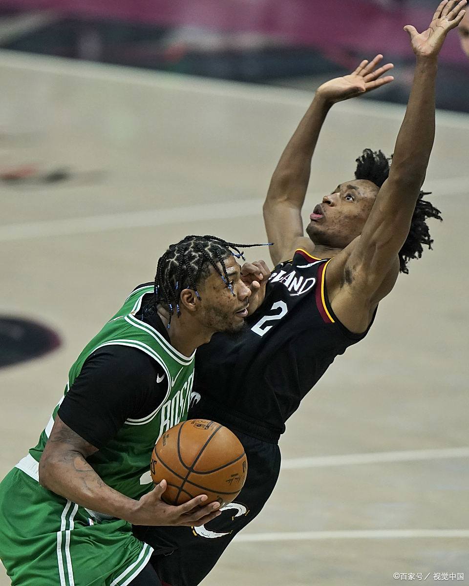 雄鹿险胜凯尔特人，前两战均胜