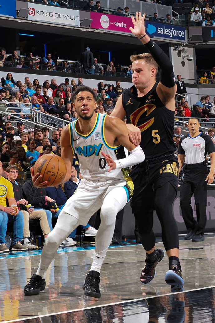 尼克斯再胜，步行者遭遇困墩的简单介绍