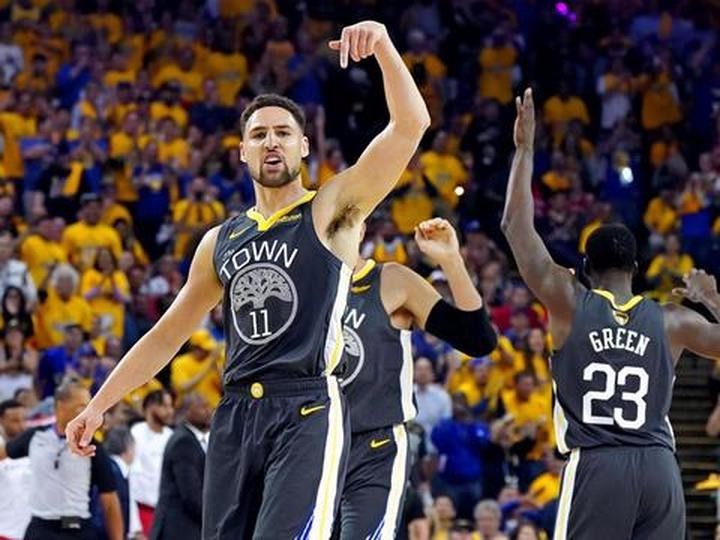 勇士雷霆交手，克雷汤普森首发复出取得高效数据的简单介绍