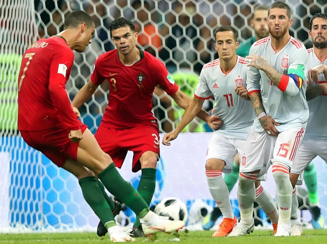 包含足球场上的技术大比拼令人惊叹的词条