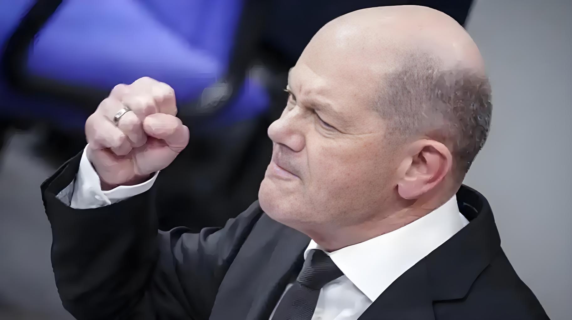 柏林赫塔教练因战术问题受到批评，需改进