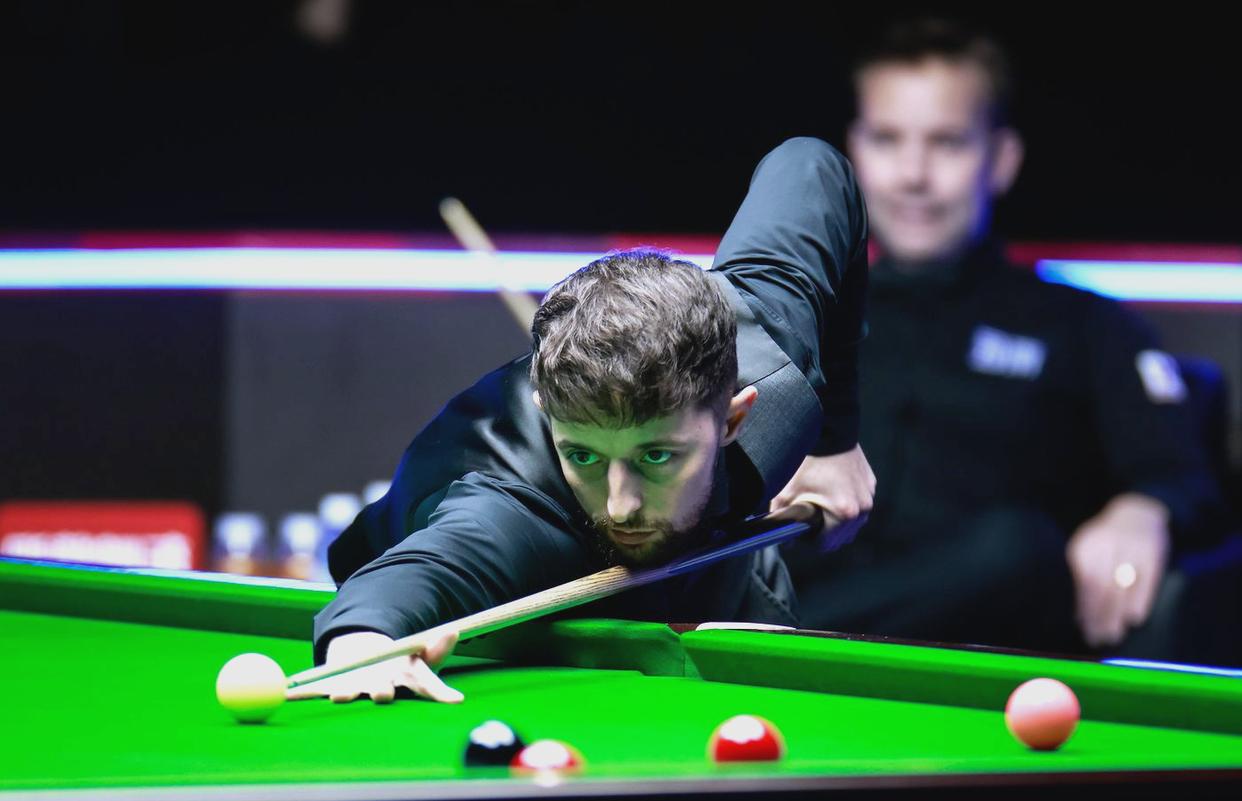 经验球员发挥稳健，率队成功晋级